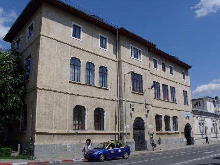 Atacul cu maceta dintr-un liceu din Pitesti. Ce le-ar fi cerut elevul de 15 ani colegilor inainte de agresiune