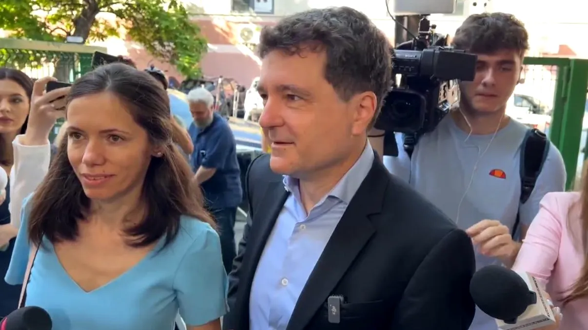 Daca Nicusor Dan ajunge presedinte, partenera sa se va afla intr-o situatie unica. Ce titulatura ar putea primi Mirabela Gradinaru