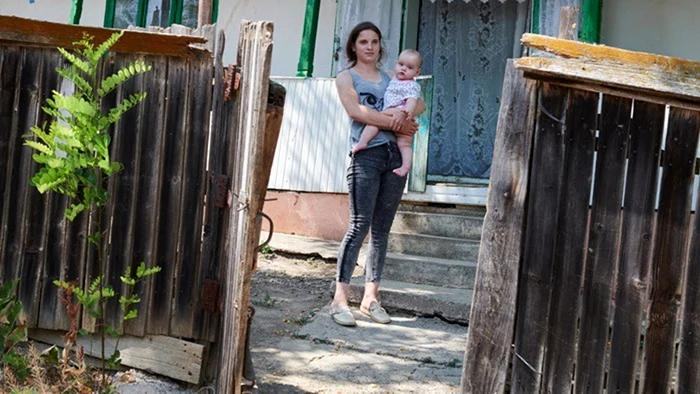 Peste 7.000 de copii s-au nascut intr-un singur an din mame minore. „Avem fete de 10 ani care nasc”