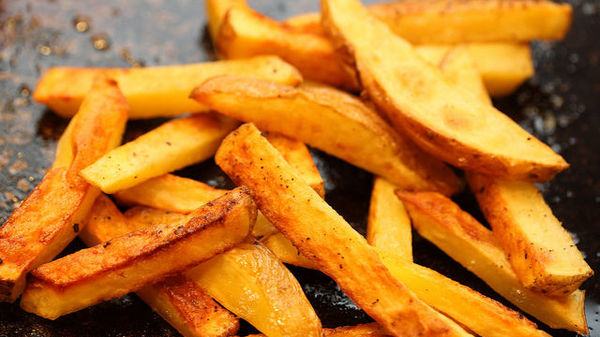 O tanara insarcinata a murit subit dupa ce a mancat o portie de cartofi prajiti. Avea doar 22 de ani