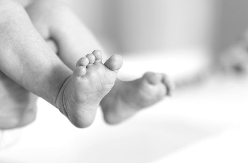 Caz socant la Timisoara: Un nou-nascut a murit dupa ce a fost abandonat in toaleta