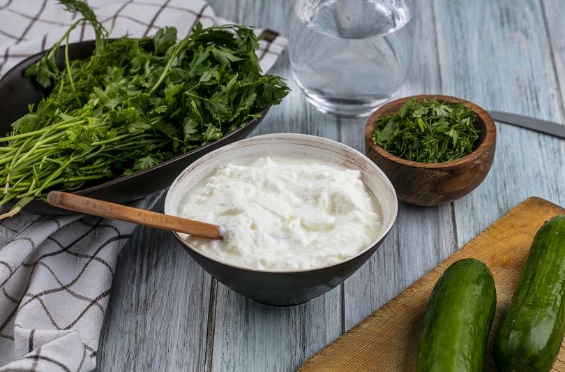 Cum se face tzatziki acasa? Reteta traditionala greceasca pas cu pas