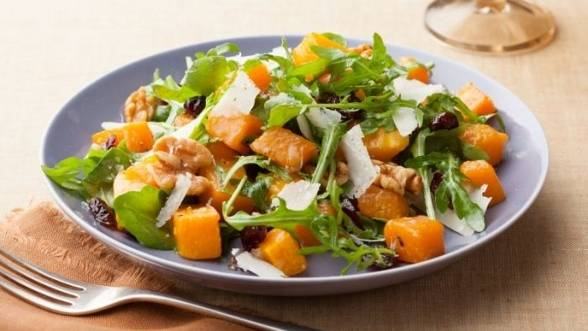 Dieta de toamna cu salate: ce ingrediente sa pui ca sa slabesti fara efort
