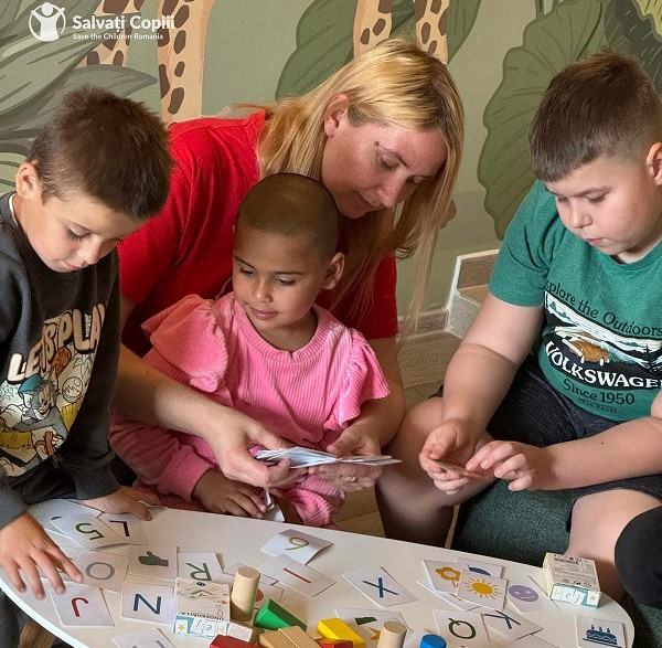 Salvati Copiii Romania deschide un centru de zi în care mamele refugiate din Ucraina sa-si poata lasa copiii în siguranta, cat timp ele sunt la servic