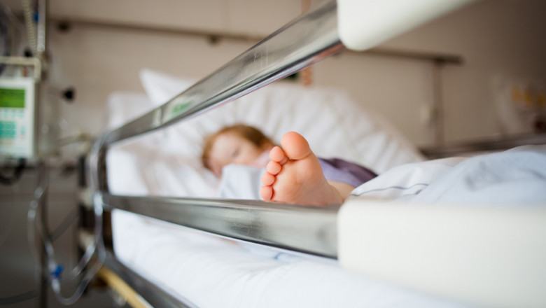 Baietel de 4 ani, mort in urma unei operatii banale in Vrancea. Parintii acuza medicii de malpraxis
