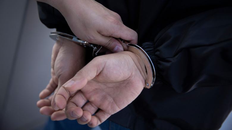 Pedepse record pentru mama si concubinul care au ucis un bebelus de 8 luni in Covasna