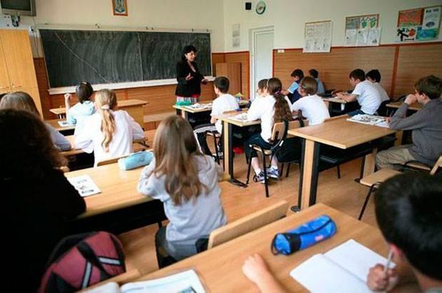 Se schimba modul in care sunt evaluati elevii din clasele primare si gimnaziale. Ce pregateste Ministerul Educatiei