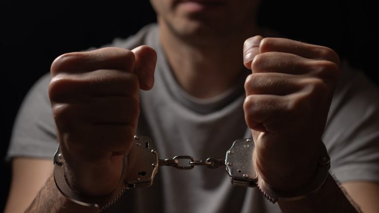 Caz grav la Cernavoda. Profesor acuzat ca ar fi agresat o eleva ani la rand