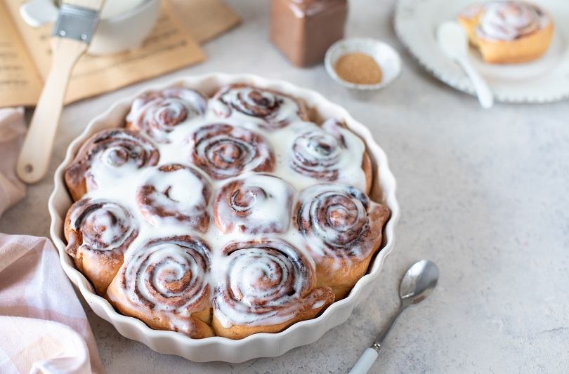 Reteta de cinnamon rolls pentru copii: desert delicios, aromat si usor de preparat