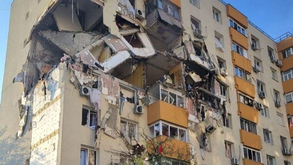 Adolescenta de 17 ani, operata la coloana dupa ce a cazut doua etaje – medicii se tem ca ar putea ramane paralizata