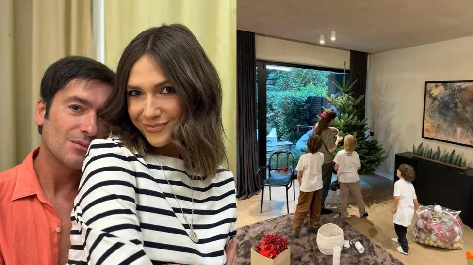 Cum arata bradul de Craciun impodobit de Adela Popescu impreuna cu cei trei copii. Imagini din casa artistei