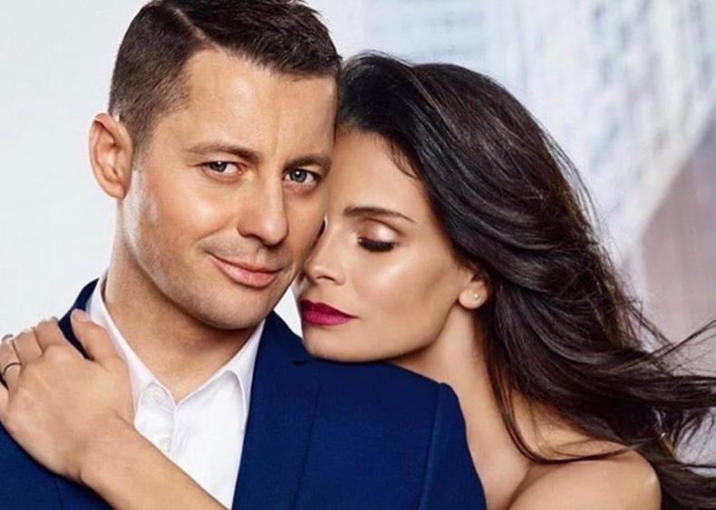 A murit mama lui Adrian Sina. Artistul a facut anuntul cu un mesaj emotionant: 