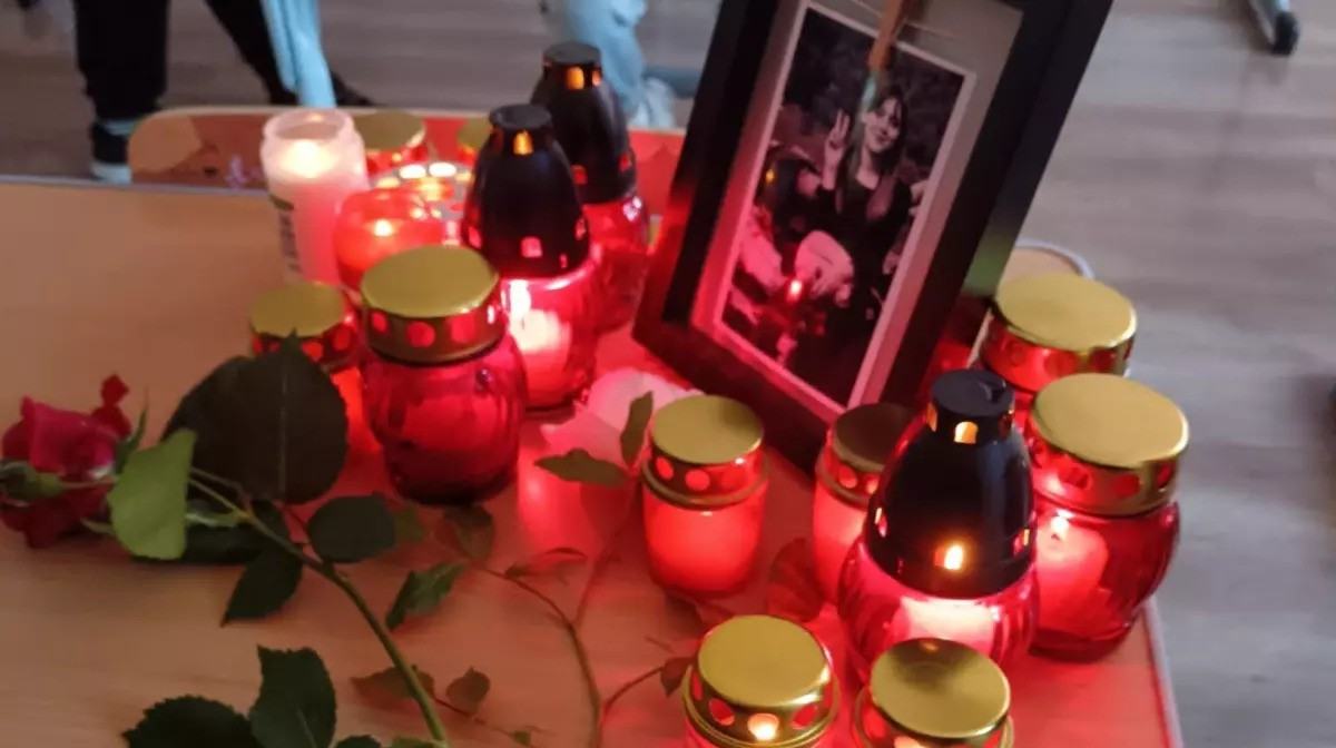 Durere fara margini la scoala unde invata Raluca, fetita ucisa in accidentul din Muresenii Bargaului: "Nu te vom uita niciodata"