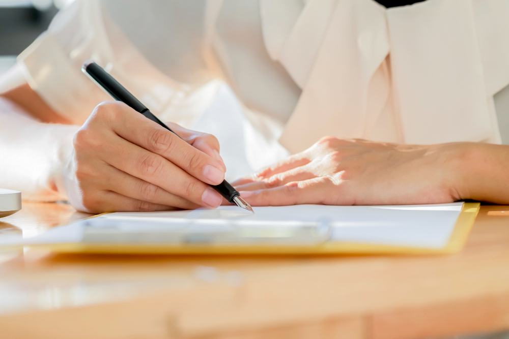 Amenzi de pana la 5.000 de lei pentru parintii care refuza sa semneze contractul educational