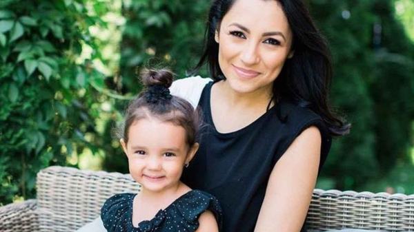 Andra, criticata dur de parinti dupa ce a postat o imagine cu fiica ei pe Facebook