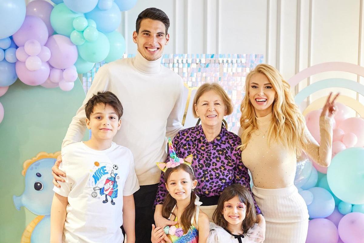 Mesajul Andreei Balan pentru cei care critica diferenta de varsta dintre ea si Victor Cornea