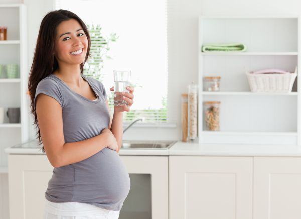 Consumul de lichide in sarcina. Iata de ce este important