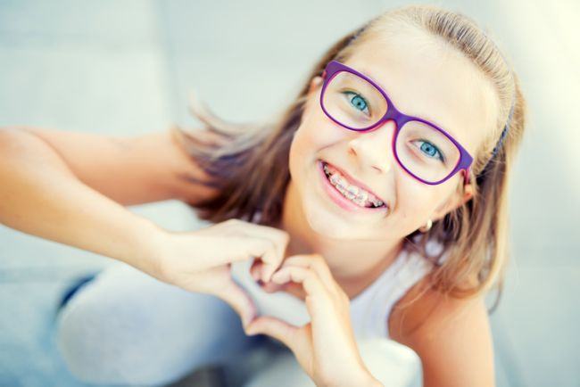 Sapte sfaturi pentru copiii care poarta aparat ortodontic