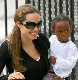Angelina Jolie poate pierde custodia fetitei Zahara
