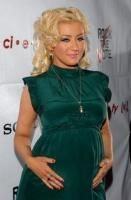 Christina Aguilera va naste un baietel