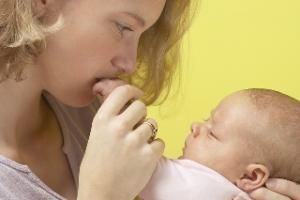 Femeile considera ingrijirea copilului cea mai stresanta activitate