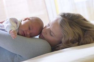 7 semne de boala grava la bebelusi