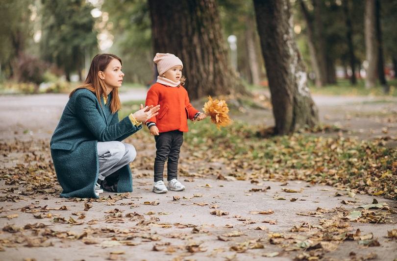 Astenia de toamna la mamici: oboseala, stres si lipsa de energie. Cum iti recapeti echilibrul?