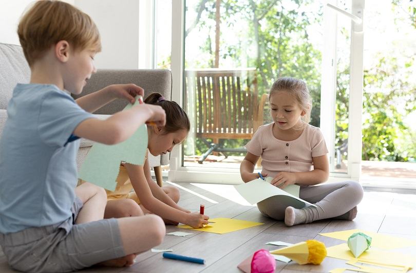 Idei de lucru manual pentru copii: activitati creative cu hartie, foarfeca, lipici si culori