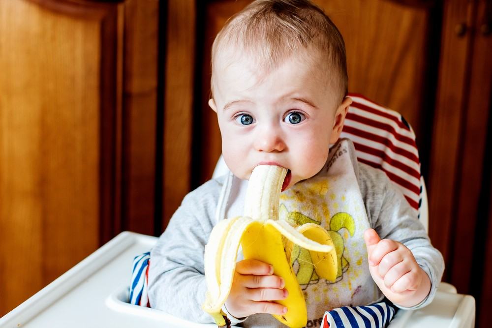 Banana: Un aliment care nu ar trebui sa lipseasca din alimentatia copiilor