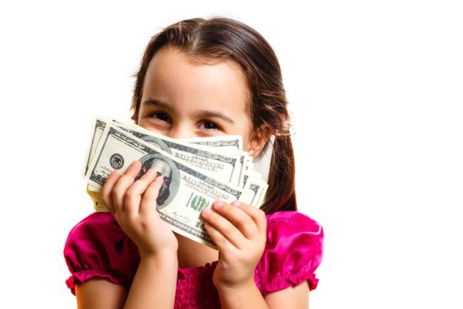 De la pusculita cu economii la cheltuieli: Cum au devenit copii consumatori