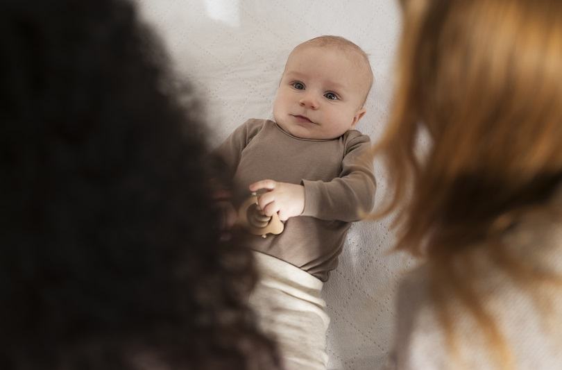 La ce varsta incep copiii sa recunoasca fetele familiare