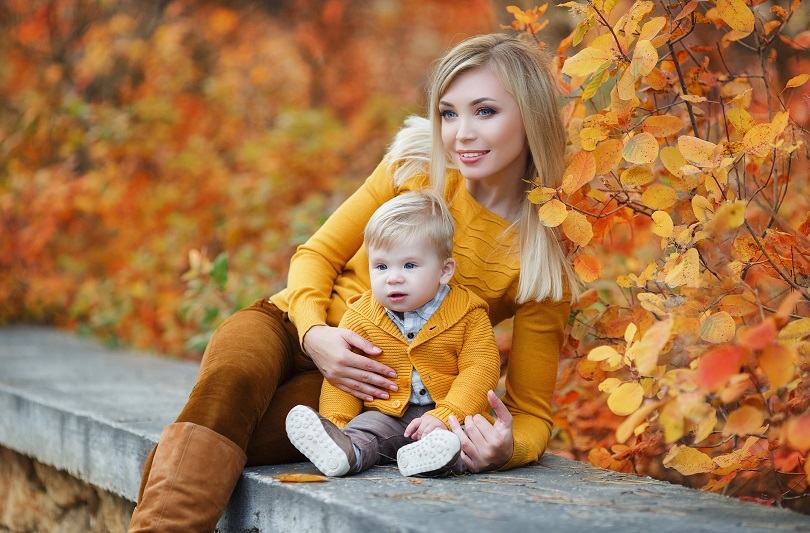 Cum isi dezvolta bebelusul echilibrul: cand incepe sa stea in fundulet si cum il poti ajuta