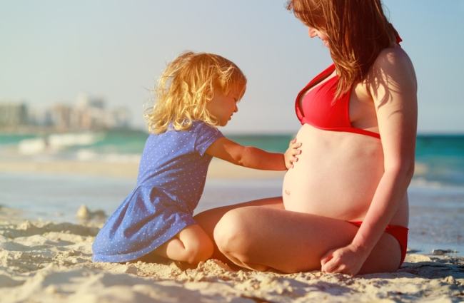 Bronzatul in sarcina – riscurile expunerii la soare in timpul sarcinii
