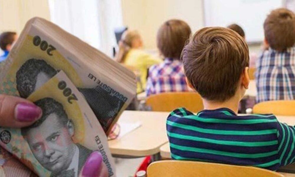 Data la care intra bursele elevilor in noiembrie 2025. Copiii isi primesc banii pentru doua luni