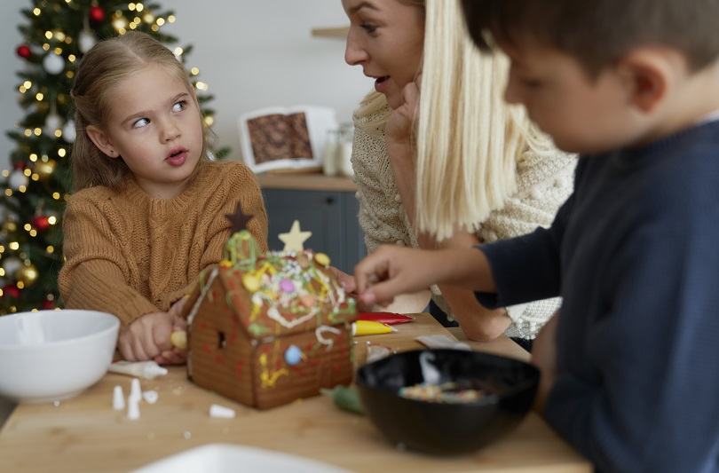 Casuta de turta dulce: retete si idei pentru o traditie de Craciun alaturi de copii
