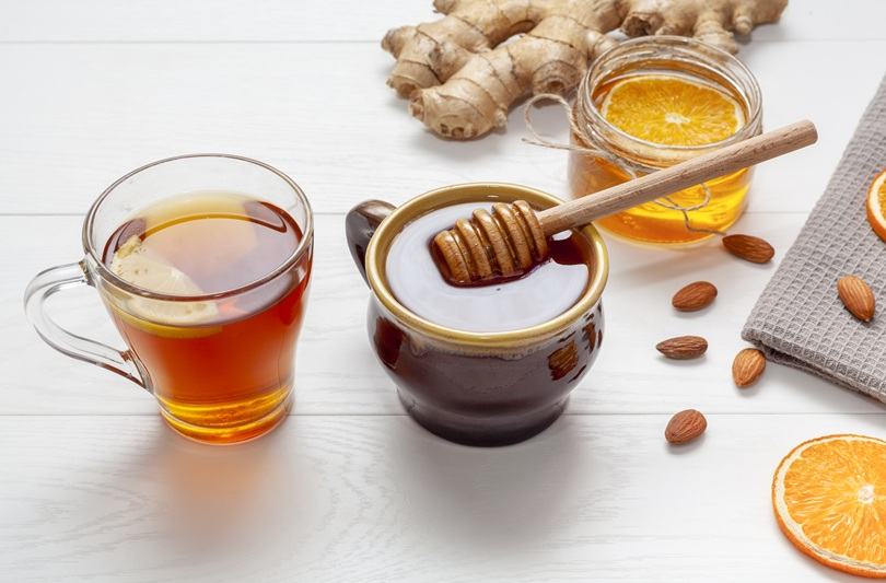 Ceaiul de ghimbir cu fructe de padure si miere: aliatul natural impotriva poftei de dulce