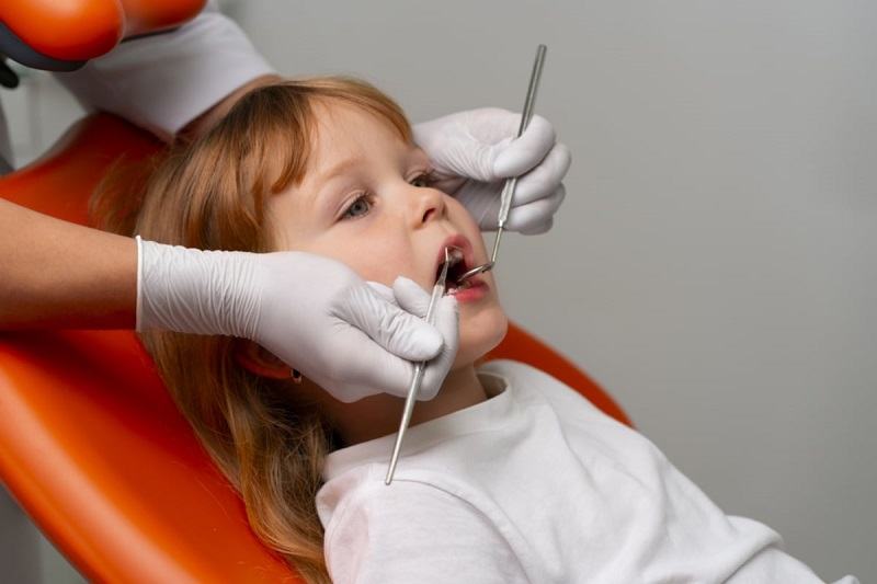 Prima vizita la dentist - cum pregatesti copilul pentru o experienta pozitiva?