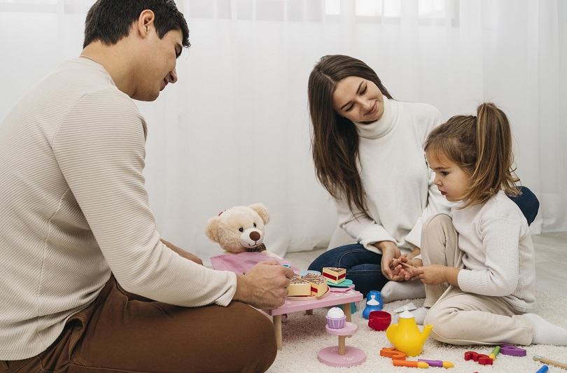 Copiii imita comportamente la gradinita: cum corectam obiceiurile negative