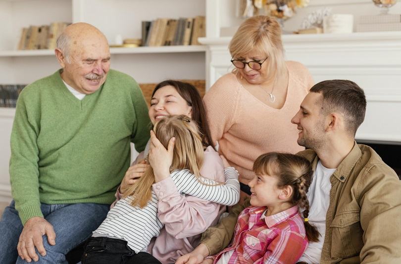 Parenting modern vs. traditie: de ce parintii generatiei Z se confrunta cu stres si presiune in familie