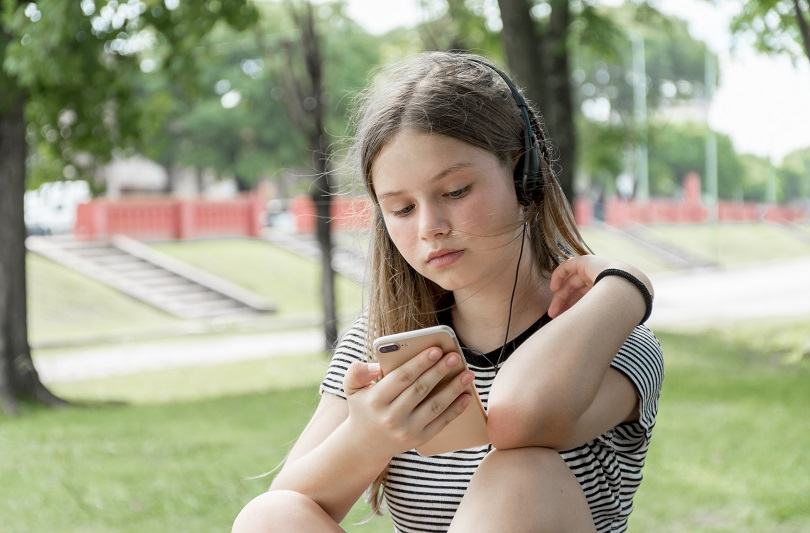 Controlul parental in era digitala: un echilibru delicat intre protectie si independenta