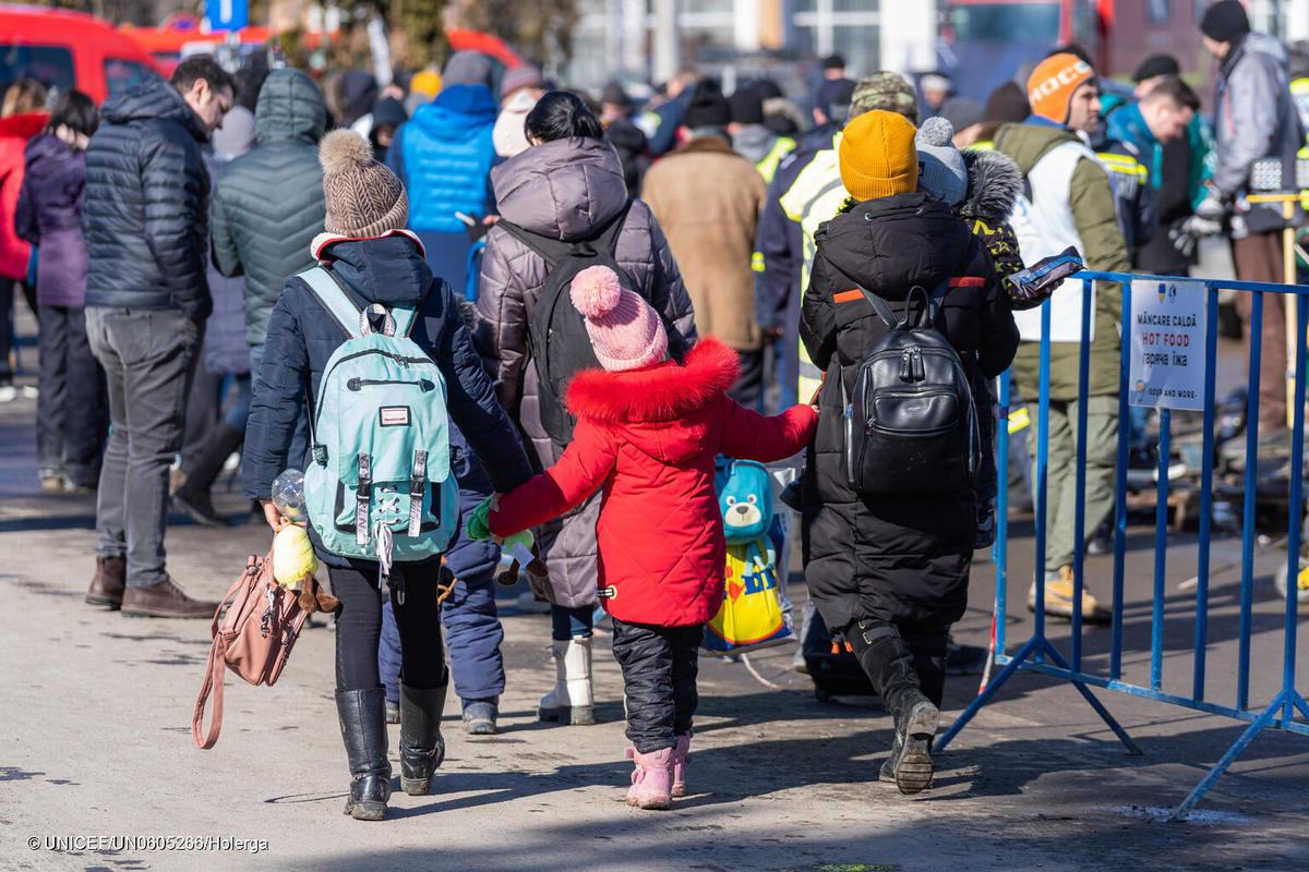 Mii de copii refugiati din Ucraina sub protectia statului roman: cifre si masuri pentru siguranta lor