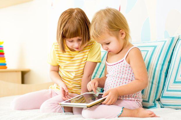 Cum sa limitezi timpul petrecut de copil pe mobil, tableta sau calculator