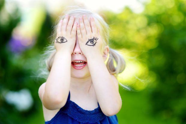 7 lucruri neobisnuite pe care le face un copil de 3 ani