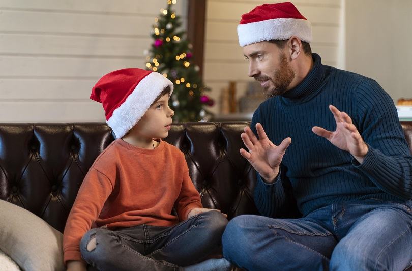 Cum le spunem copiilor adevarul despre Mos Craciun, fara a le distruge bucuria Craciunului