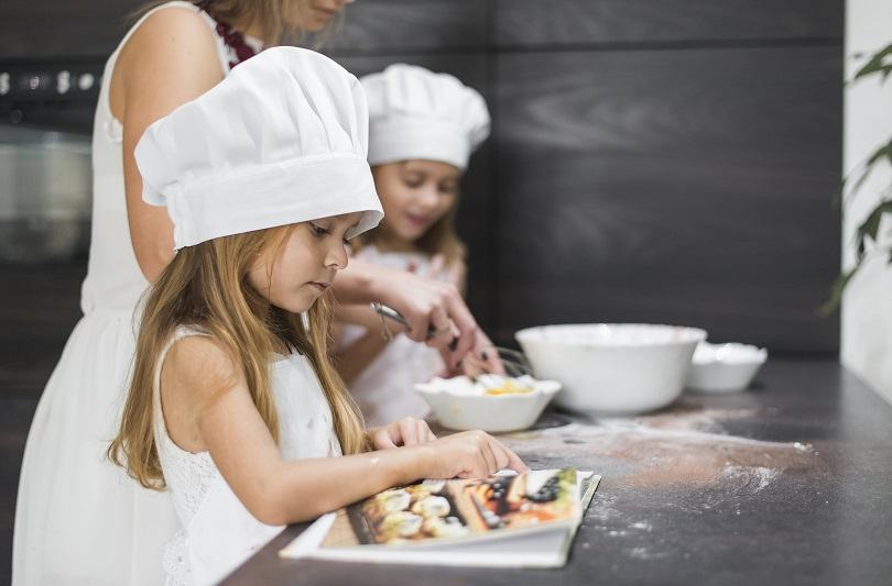 De la joaca la arta culinara: cursuri de gatit pentru copii si beneficiile lor uimitoare