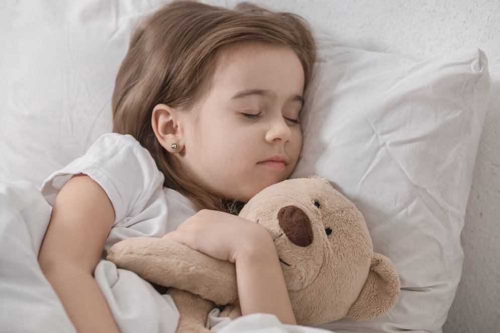 Cum sa-ti ajuti copilul prescolar sa doarma in propriul pat. Sfaturile expertilor de la Harvard