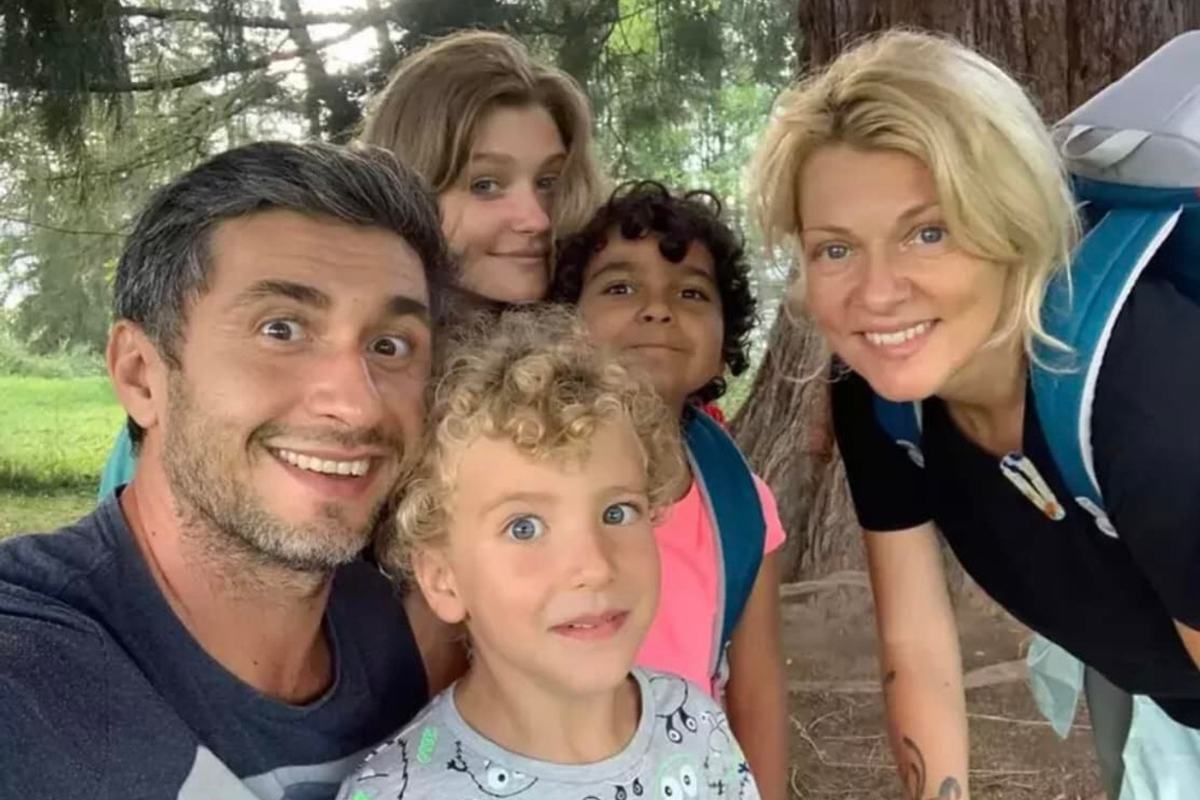 Dragos Bucur si Dana Nalbaru nu vor ca cei trei copii ai lor sa plece la studii, in strainatate