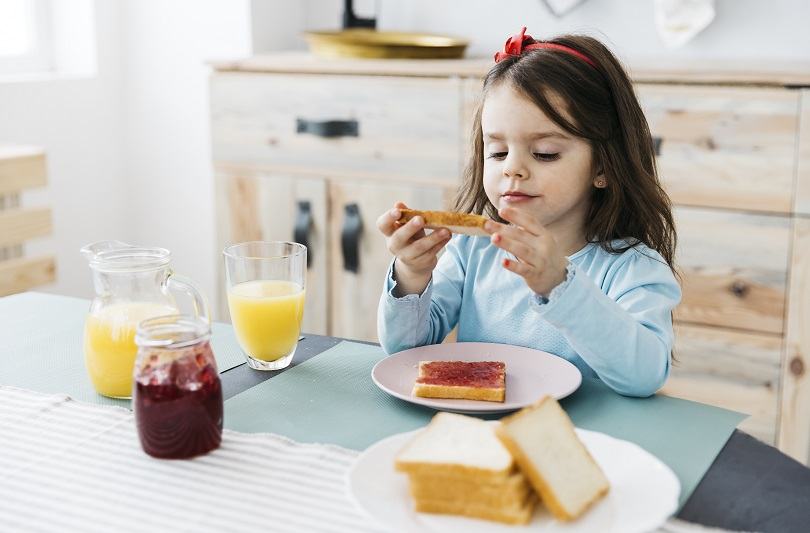 Fructele de soc, remediu natural impotriva racelii. Retete simple pentru imunitatea copilului