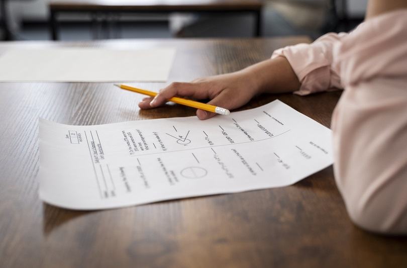 Bacalaureat 2026: candidatii care nu au ajuns la timp la probele de Matematica si Istorie pot sustine examenul la ora 13:00