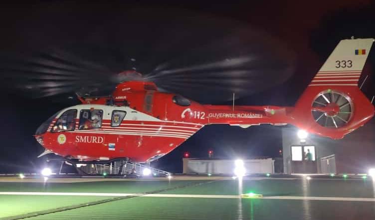 Fetita de un an si cinci luni din Bistrita, la un pas de moarte dupa ce s-a inecat cu o alun